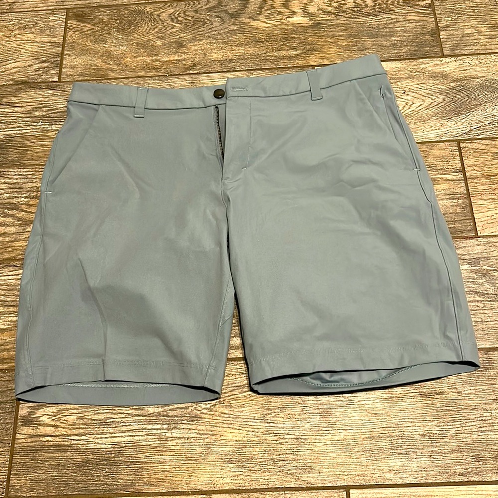 NWOT Lululemon Commission Warpstreme shorts